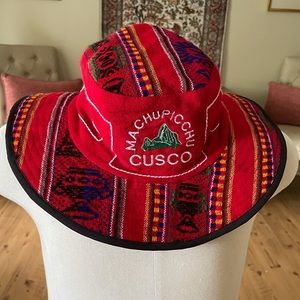 Embroidered Machupicchu floppy hat!😍